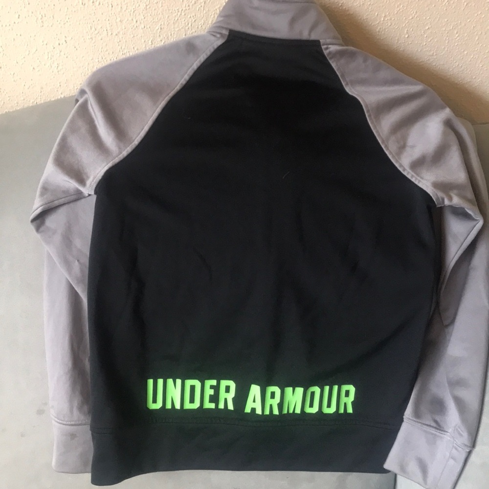 Under Armour Jacket 😎✅➕ - Picture 3 of 3